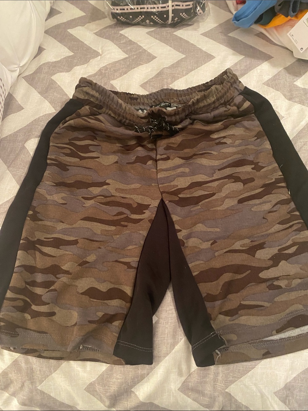 English Laundry Brown Camouflage Athletic Shorts with Black Panels